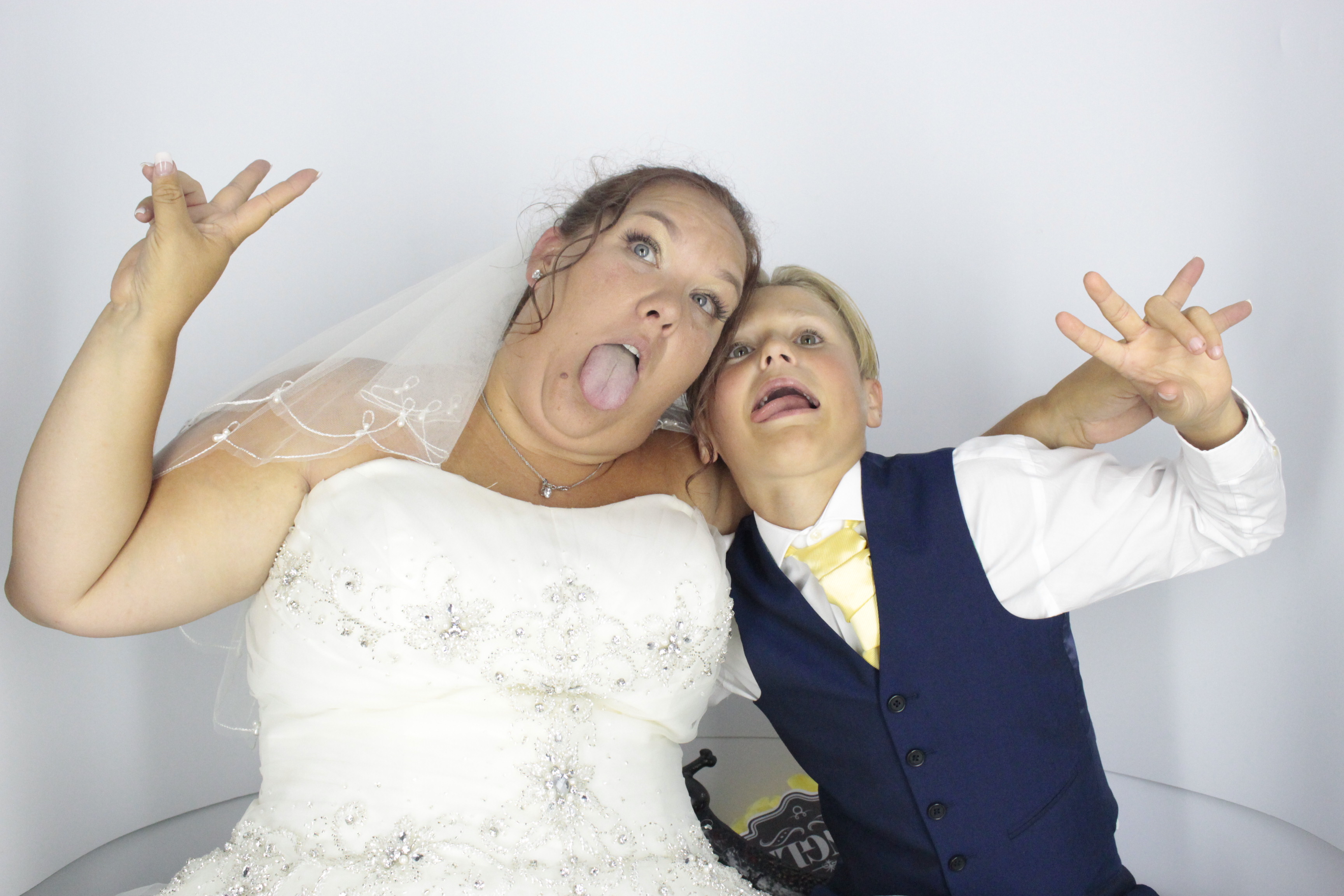  Heather & Daniel's Wedding | View more photos from the event at gallery.myphotoboothexperience.co.uk/u/MyPhotoBoothExperienceLtd/Heather-Daniels-Wedding
